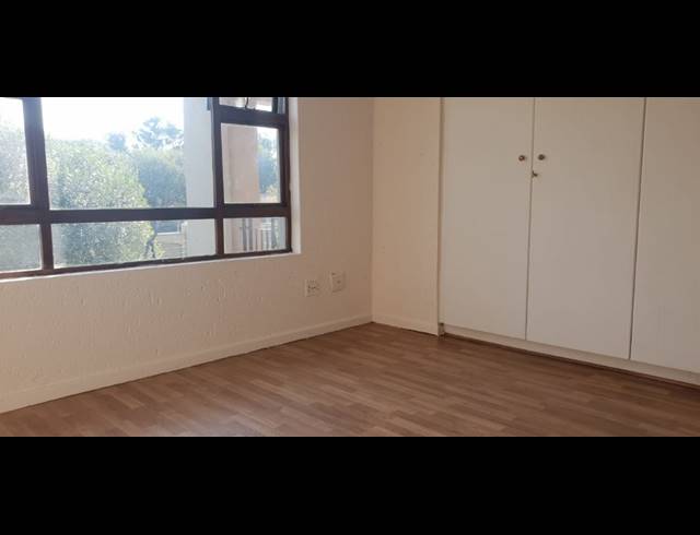 2 BEDROOM APARTMENT TO LET IN LONEHILL